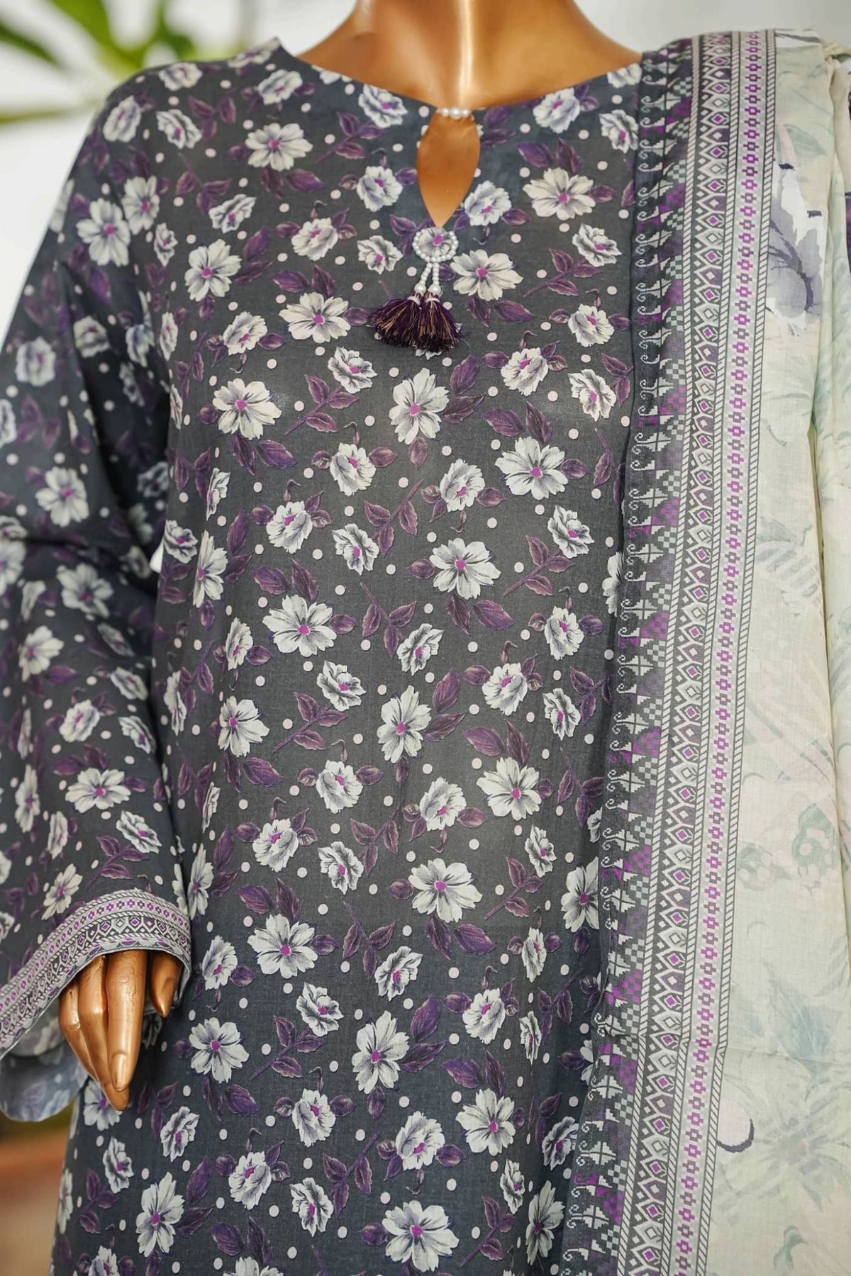 Bin Saeed Stitched 3 Piece Exclusive Printed Lawn Vol-01 Collection'2026-LSM-2687 GREY