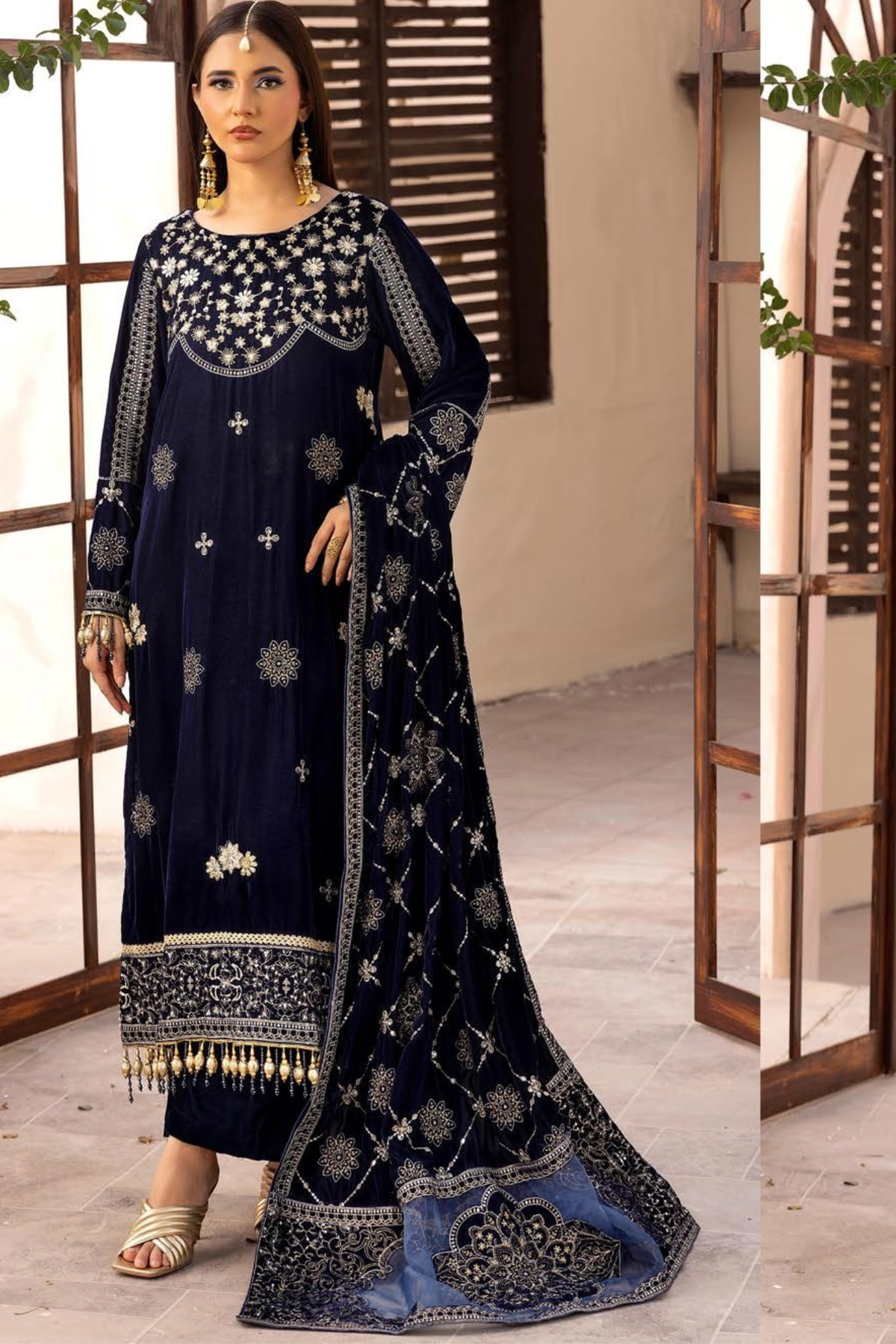 NOOR BY MAHEES D-04