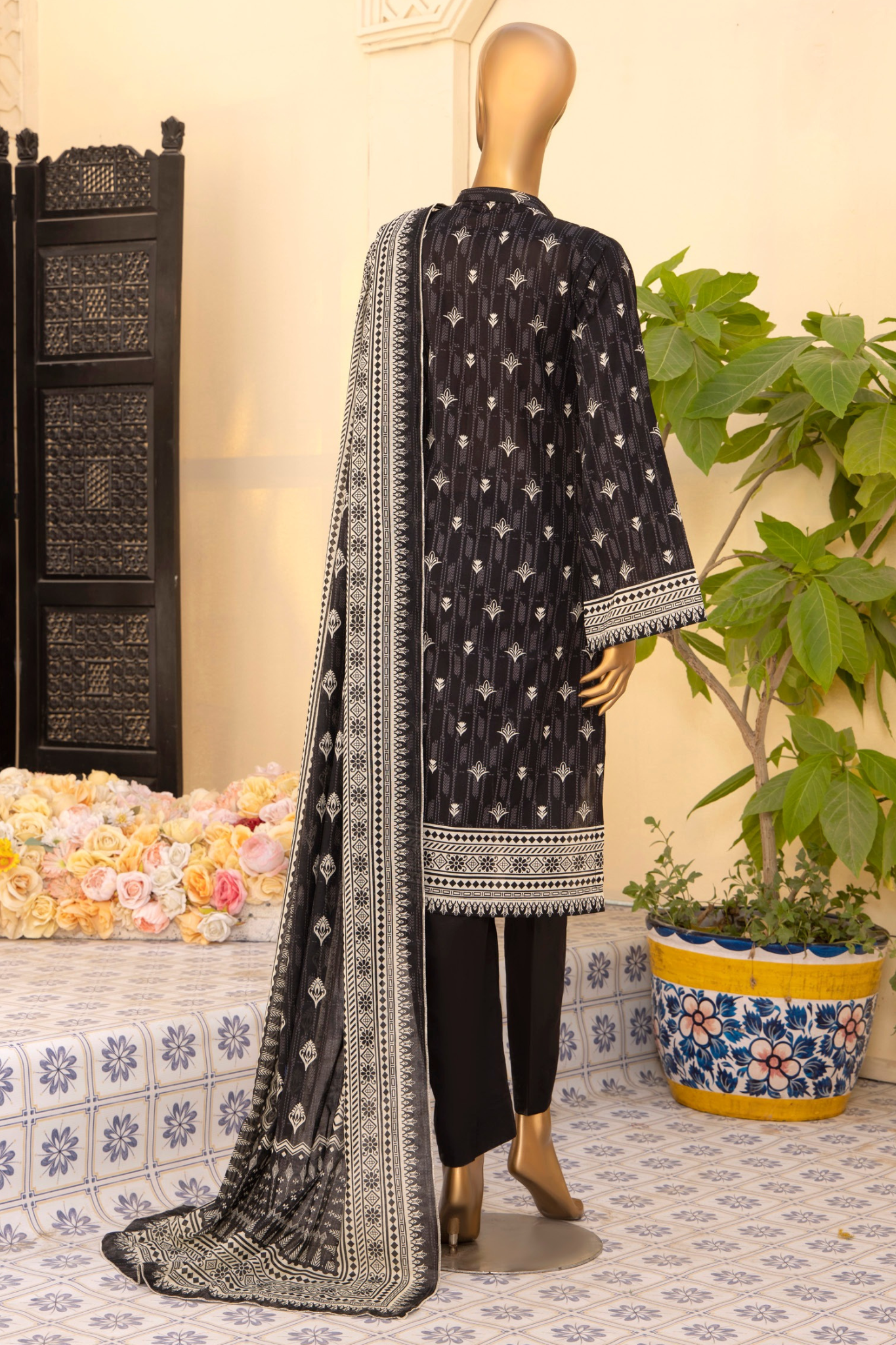 Safina digital printed lawn d-07