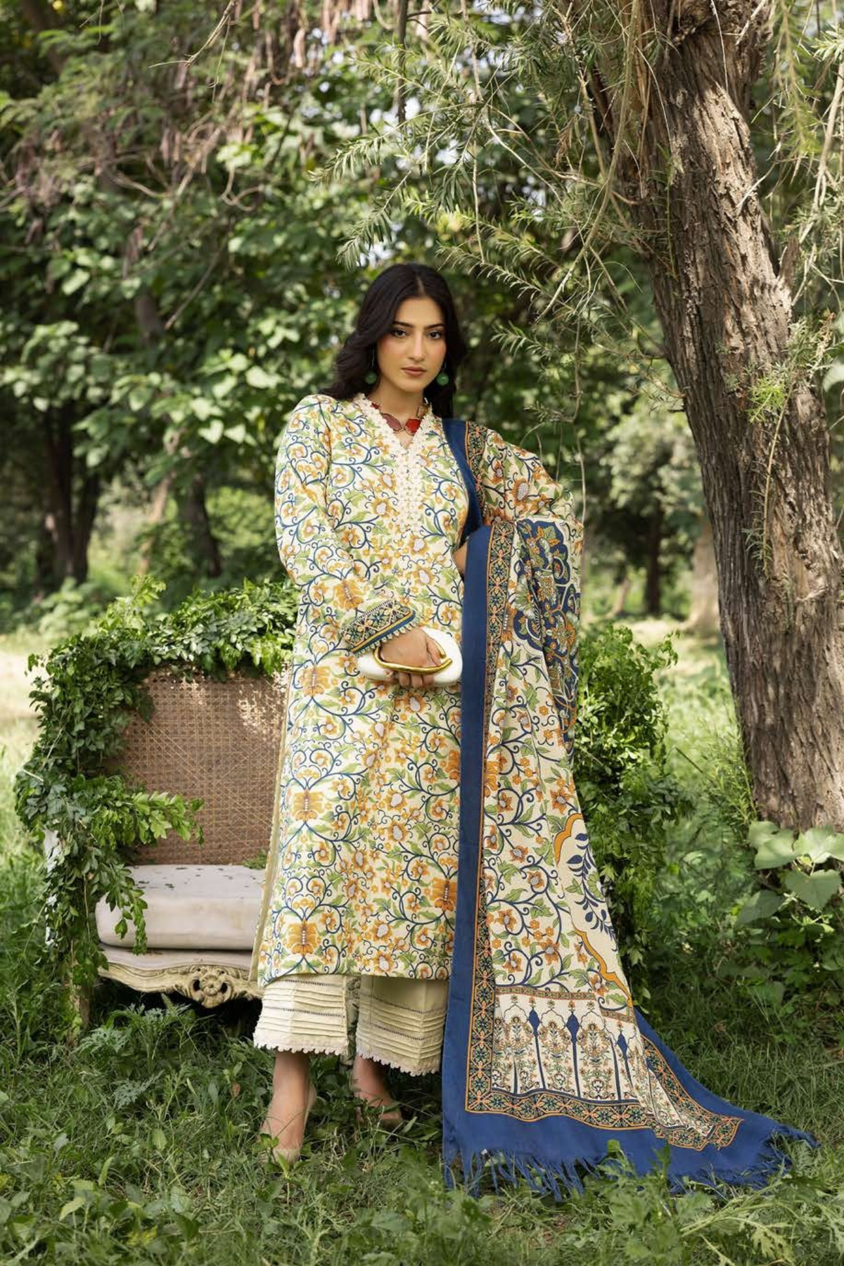 BAHAR BY MAHEES,Printed Silk Marina with Printed Pure China Pashmina Shawl,D-09