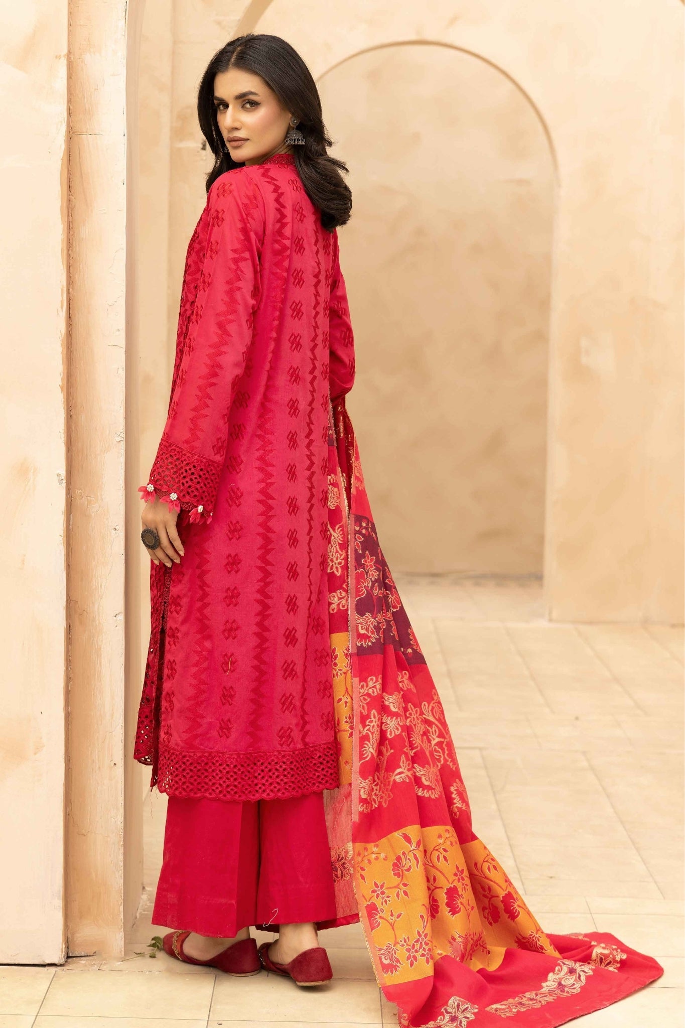 Mahees Aqidah embroidered lawn with jacquard shawl Riaz arts d-01