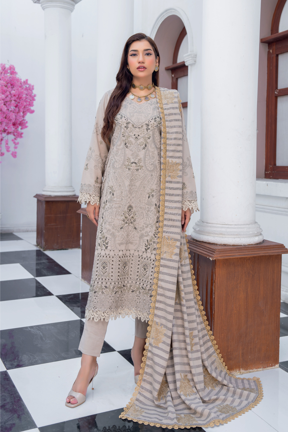 GULZAR A PRODUCT OF RIAZ ARTS D-01