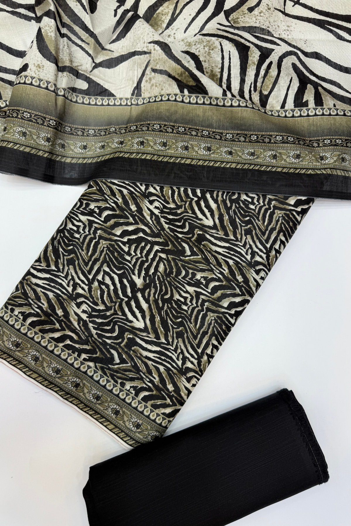 Bin Saeed Printed Khaddar Unstitched 3 Piece Suit - BS25KHD -Black- Winter Collection