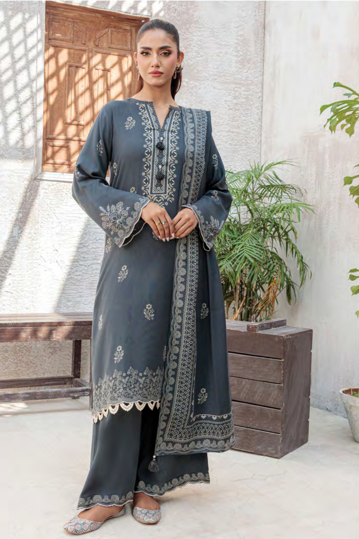 Lakhany Printed Pashmina Unstitched 3 Piece Suit,D-12