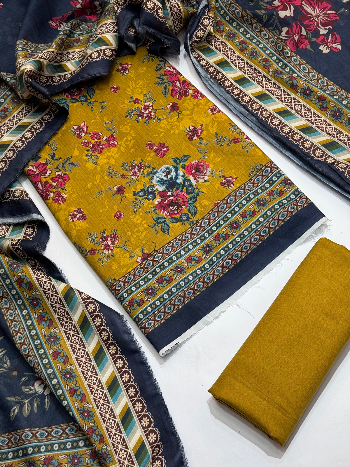 Bin Saeed Printed Lawn Unstitched 3 Piece Suit - D-68