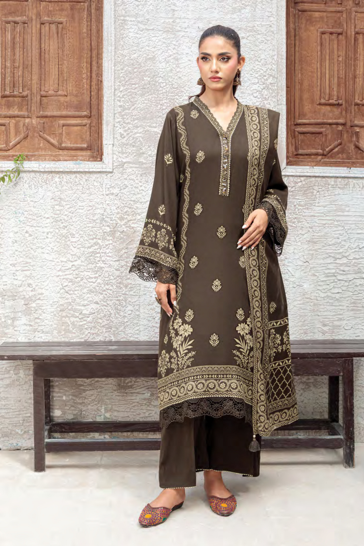 Lakhany Printed Pashmina Unstitched 3 Piece Suit,D-19