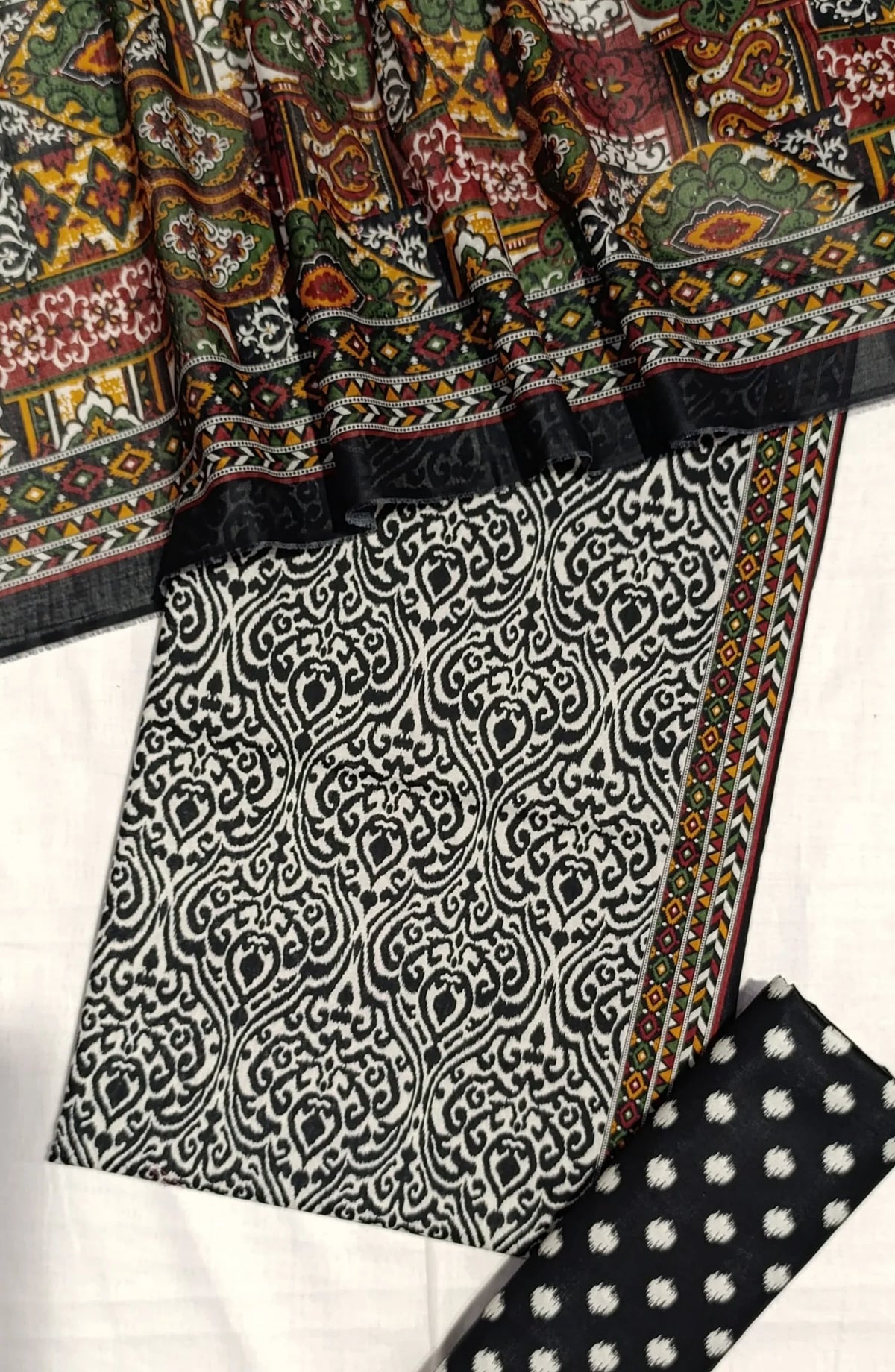 Bin Saeed Digital Printed Cotton Cambric Unstitched 3 Piece Suit - Design-29- BS25DCC - Black - Summer Collection