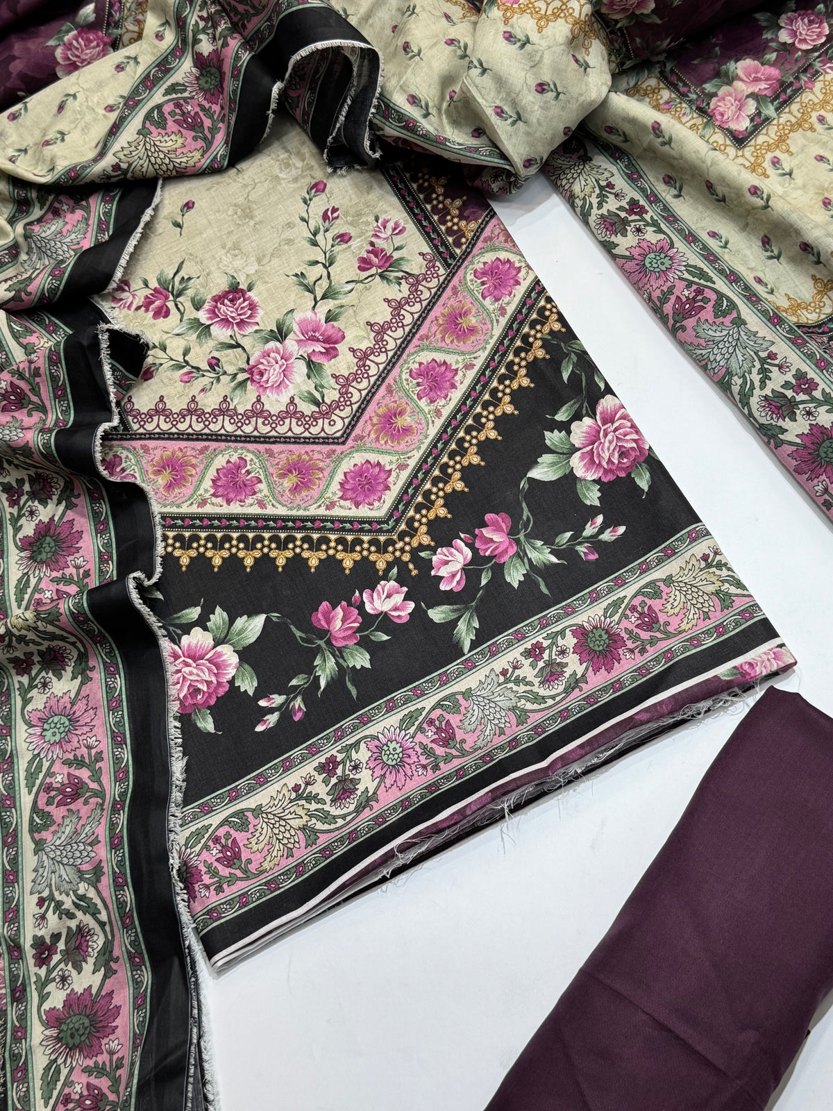 Bin Saeed Printed Lawn Unstitched 3 Piece Suit - D-76