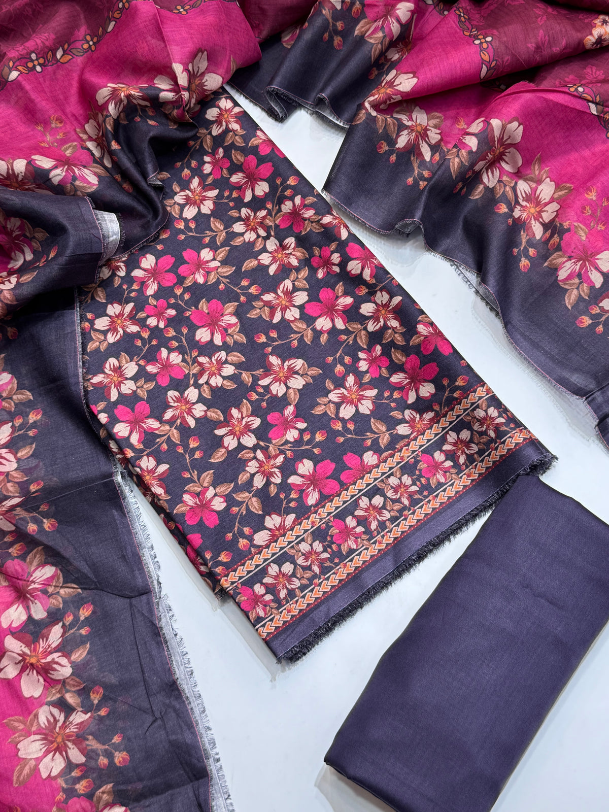 Bin Saeed Printed Lawn Unstitched 3 Piece Suit - D-77