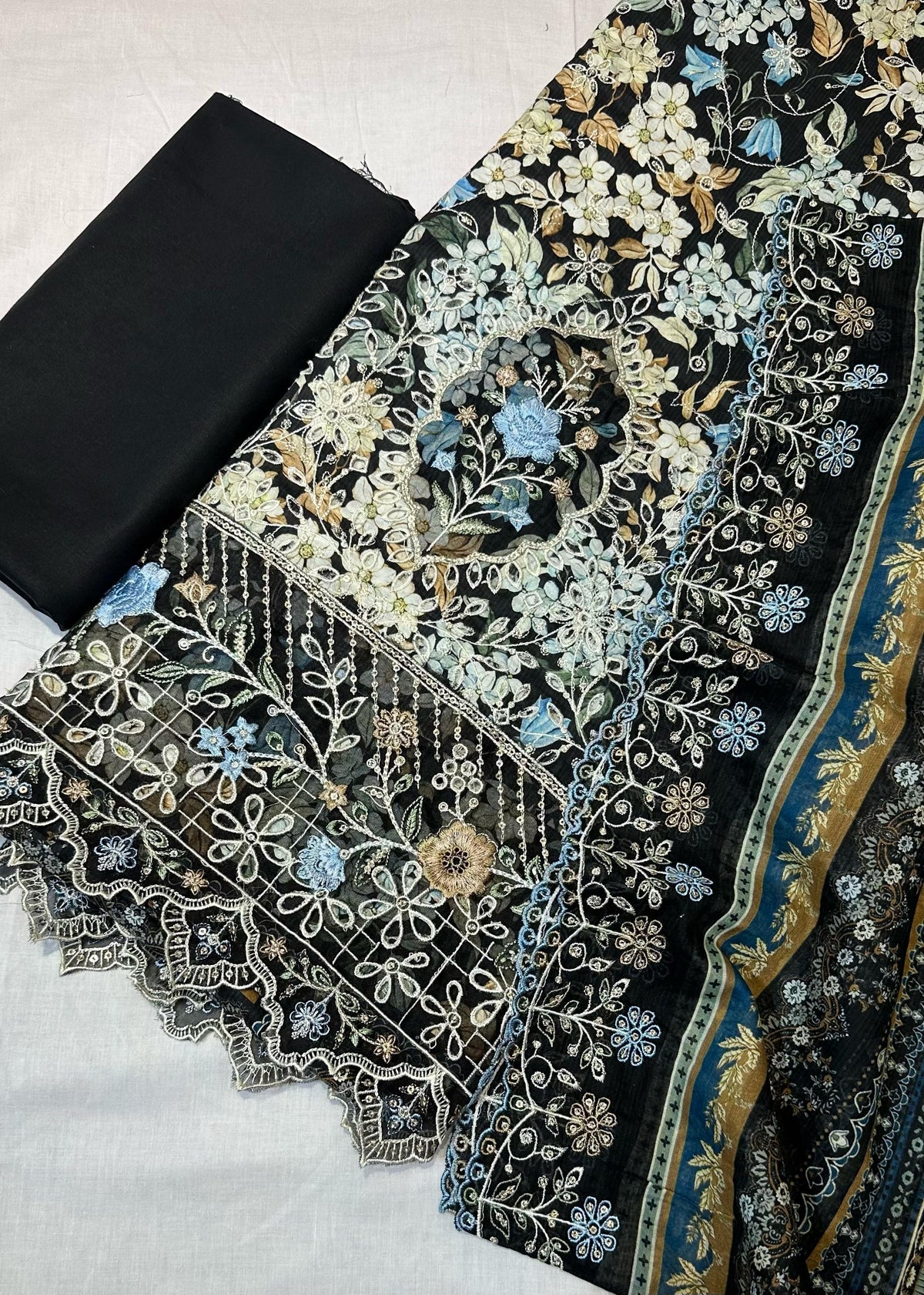 Bin Saeed Embroiderd Lawn Unstitched 3 Piece - AS - 2527 - black- Summer Collection