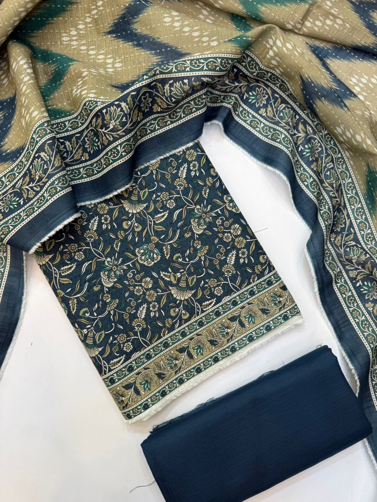 Bin Saeed Printed Khaddar Unstitched 3 Piece Suit - BS26KHD -CREAM- Winter Collection