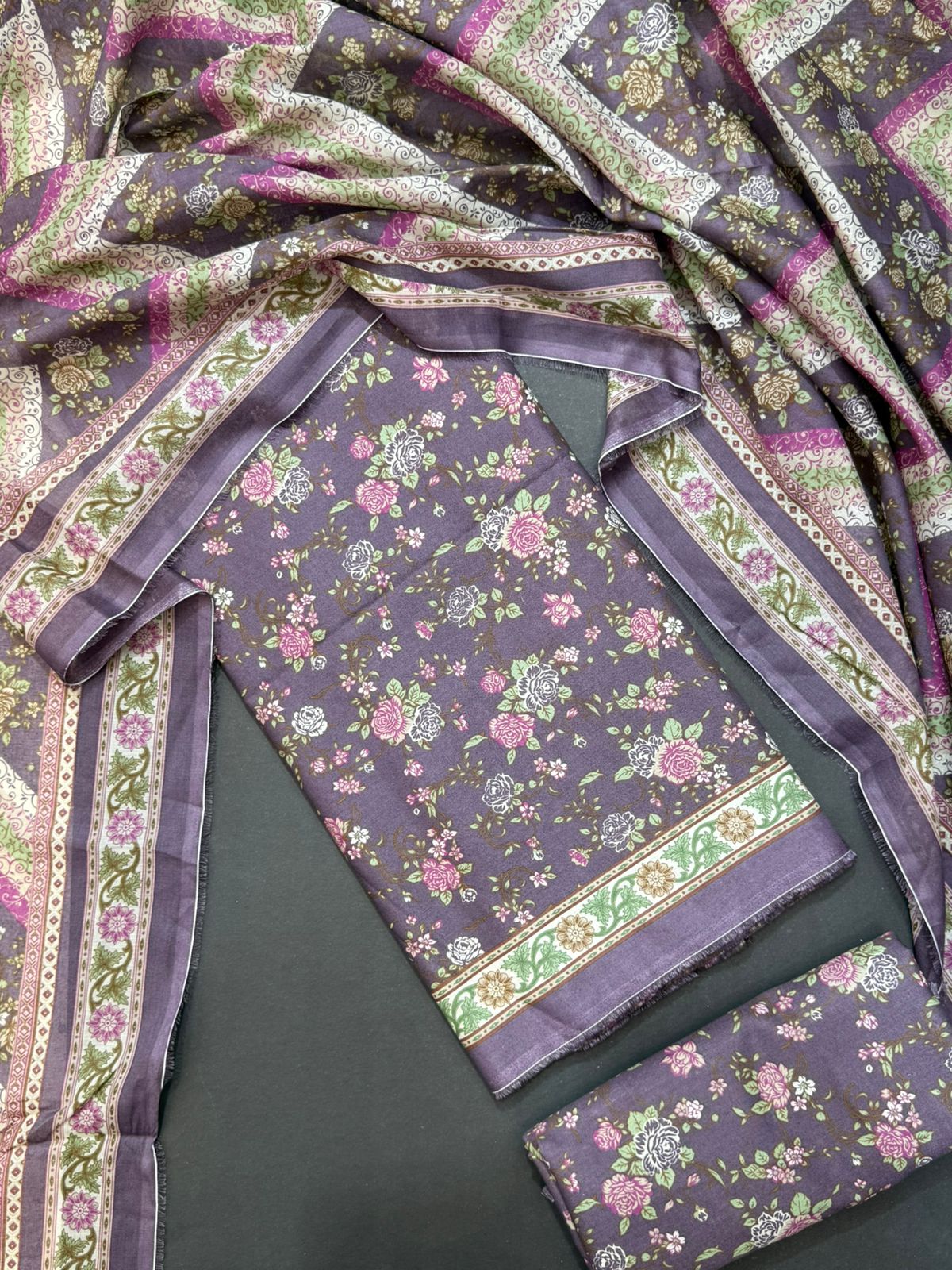 Bin Saeed Printed Lawn Unstitched 3 Piece Suit - D-15