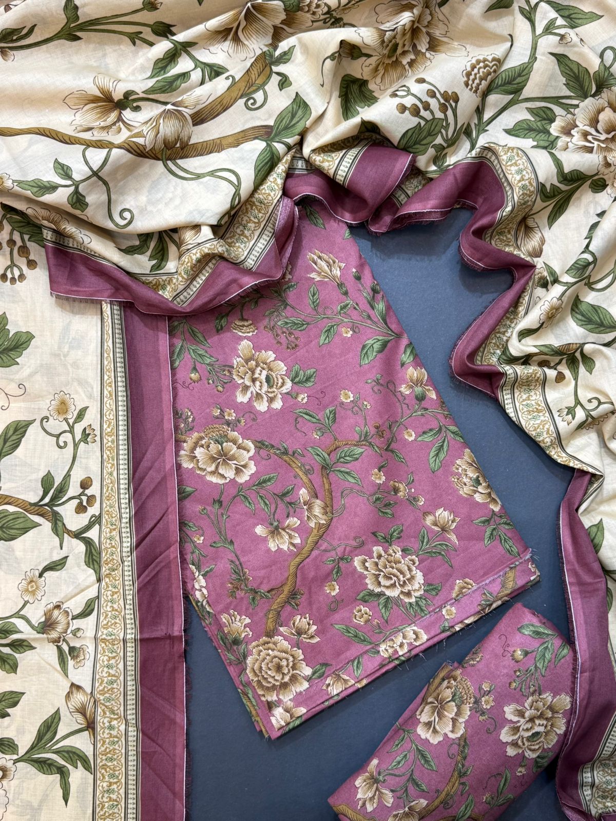 Bin Saeed Printed Lawn Unstitched 3 Piece Suit - D-23