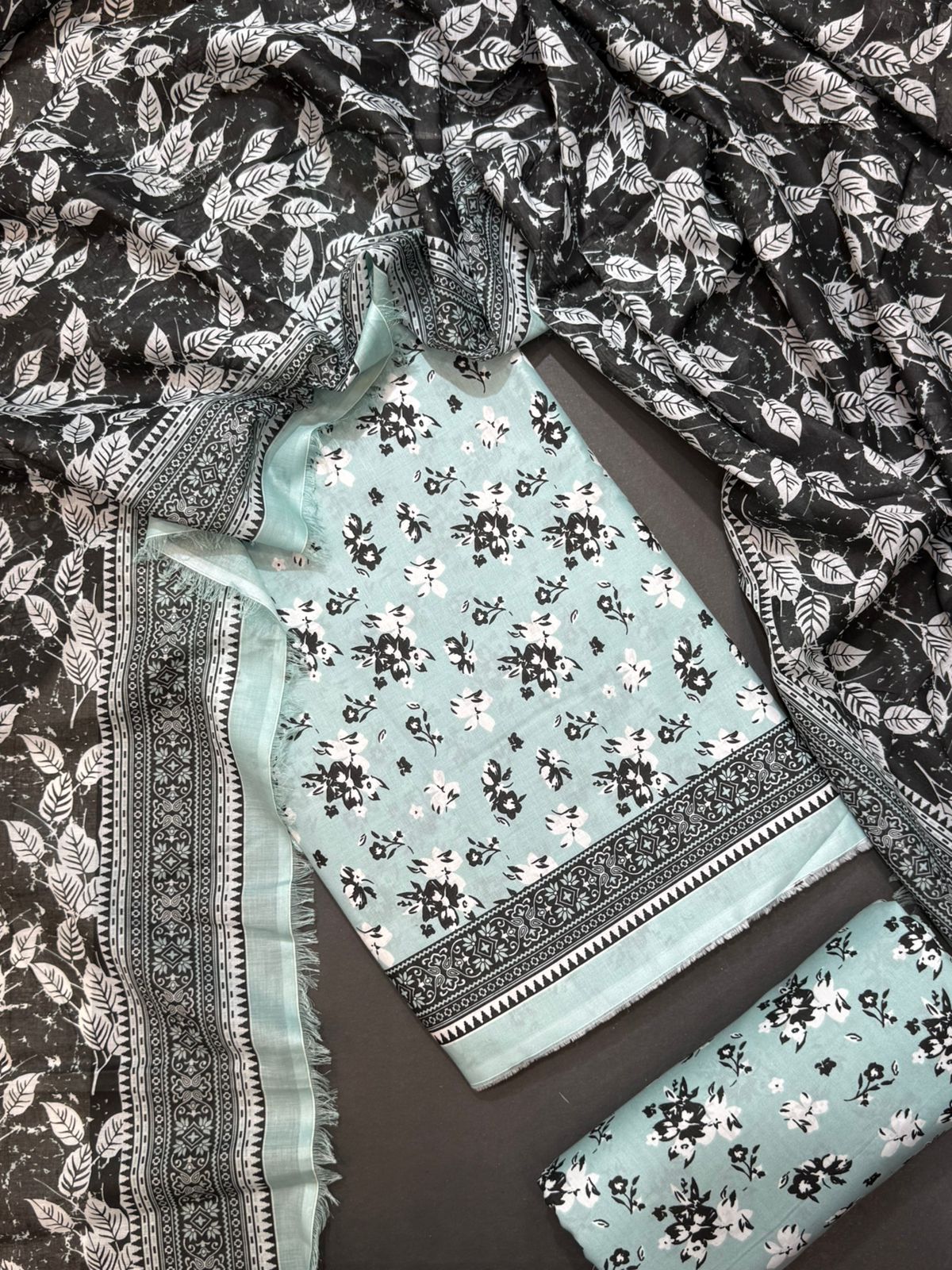 Bin Saeed Printed Lawn Unstitched 3 Piece Suit - D-35
