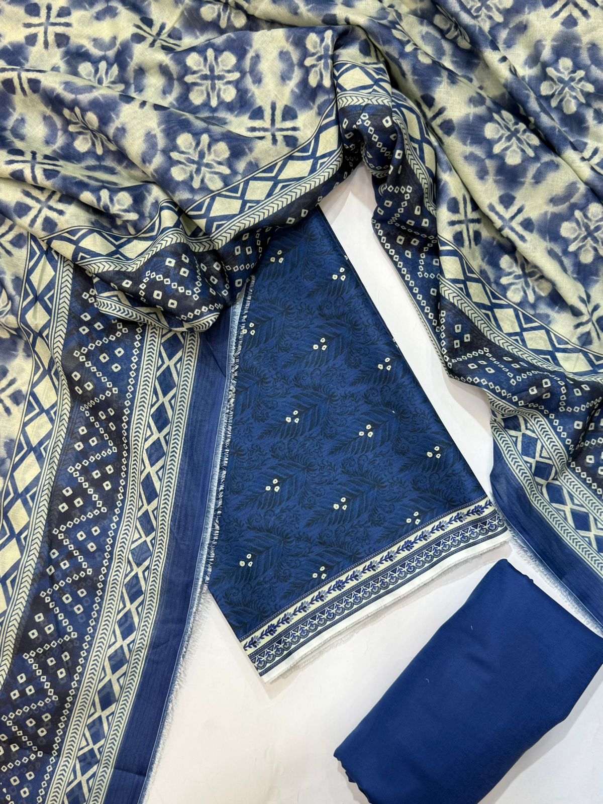 Bin Saeed Printed Lawn Unstitched 3 Piece Suit - D-43