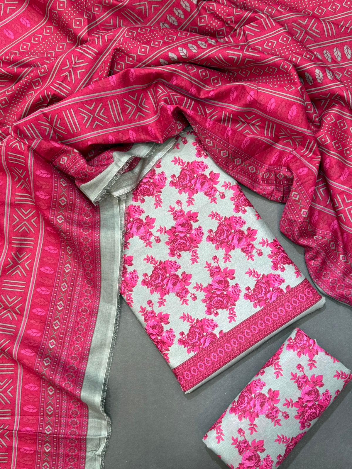 Bin Saeed Printed Lawn Unstitched 3 Piece Suit - D-54