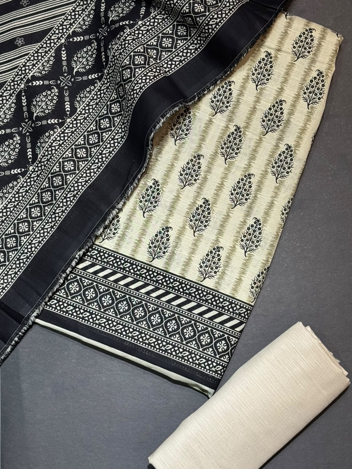 Bin Saeed Printed Khaddar Unstitched 3 Piece Suit - D-9
